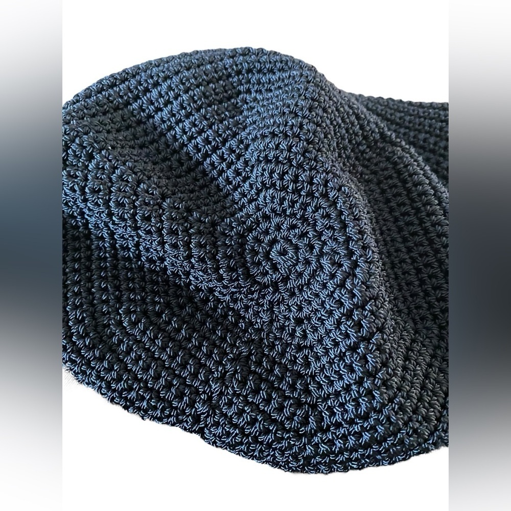 SOLD
🌟 
Vintage knit black crocheted purse shoulder cross body bag - Picture 7 of 8